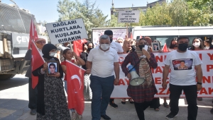 Hakkari'de çocukları dağa kaçırılan aileler HDP İl Başkanlığı önünde eylem yaptı