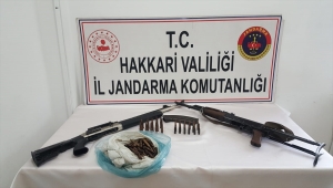 Hakkari'de terör örgütü PKK'ya yönelik operasyonda silah ve mühimmat ele geçirildi