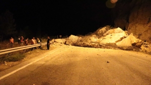Heyelan nedeniyle kapanan Karabük-Zonguldak kara yolu ulaşıma açıldı