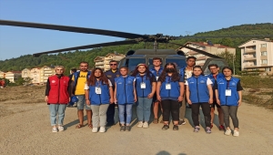İçişleri Bakanı Soylu'dan afet bölgesindeki gönüllü gençlere helikopter gezisi jesti