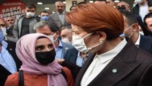 İYİ Parti Genel Başkanı Akşener, Erzurum'da esnaf ziyaretinde bulundu