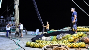 Karadeniz'de balıkçılar gece yarısından itibaren "vira bismillah" deyip denize açılacak