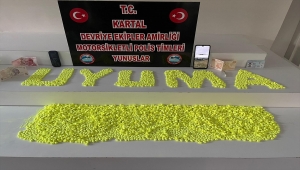 Kartal'da otomobilinde uyuşturucu ele geçirilen şüpheli gözaltına alındı 