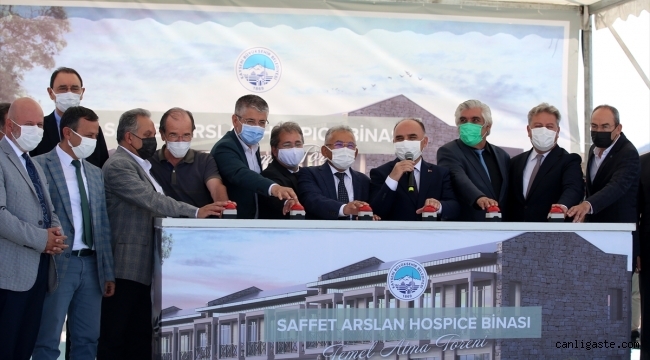 Kayseri'de "Kanser Hastalarına Tedavi Sonrası Bakım Merkezi'nin" temeli atıldı