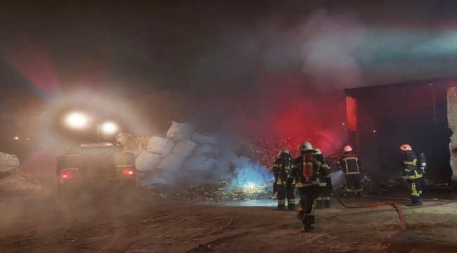 Kayseri'de orman ürünleri fabrikasında çıkan yangın söndürüldü