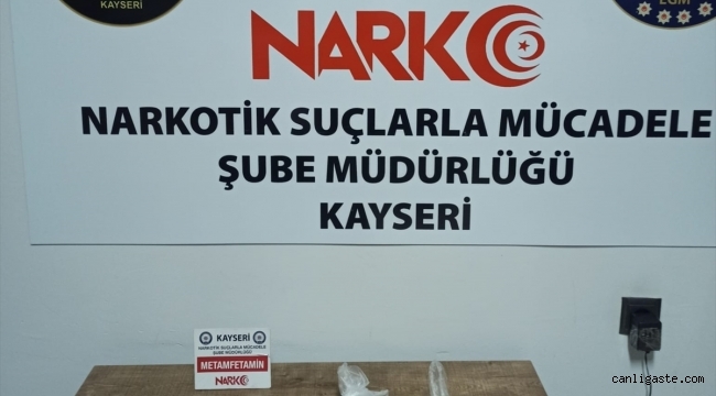 Kayseri'de uyuşturucu satıcısı zanlı kovalamaca sonucu yakalandı