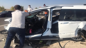 Konya'da tır ile kamyonetin çarpışması sonucu 6 kişi öldü, 2 kişi yaralandı