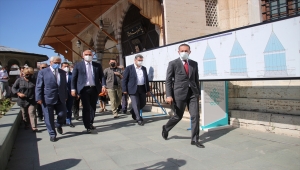 Kültür ve Turizm Bakanı Mehmet Nuri Ersoy, Mevlana Müzesi'ni ziyaret etti