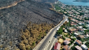 Marmaris'te havadan görüntülenen yanan alanlar yangının büyüklüğünü gözler önüne seriyor 