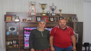 Milli atlet Necati Er'in ailesi, oğullarının olimpiyatlardaki final mücadelesini heyecanla izledi