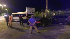 Muğla'da üç aracın karıştığı zincirleme trafik kazasında 10 kişi yaralandı