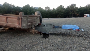 Sakarya'da otomobil ile traktörün çarpışması sonucu bir kişi hayatını kaybetti, bir kişi yaralandı