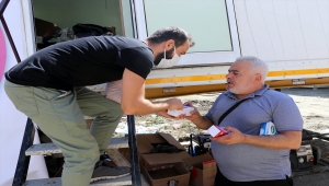 Sel felaketinin yaşandığı Bozkurt'ta afetzedeler ve görevlilerin ilaç ihtiyacı mobil eczaneden karşılanıyor