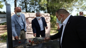 Şemsi Denizer mezarı başında anıldı