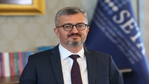 SETA Genel Koordinatörü Prof. Dr. Burhanettin Duran, düzensiz göçmen meselesini değerlendirdi: