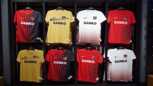 Süper Lig ekibi Gaziantep'in yeni sezon formaları satışta