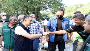 Tarım ve Orman Bakanı Pakdemirli, selden etkilenen Özlüce ve İlişi köylerini ziyaret etti