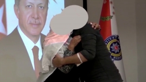 Terör örgütü YPG/PKK üyesi, ikna çalışmasıyla Mersin Emniyet Müdürlüğüne teslim oldu