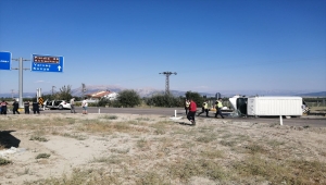 Türkiye Turist Rehberleri Birliği Başkanı Suat Tural, trafik kazasında yaralandı