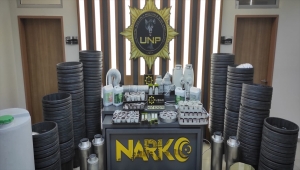 Uşak'ta bir evde saksılarda ekili 589 kök Hint keneviri ele geçirildi