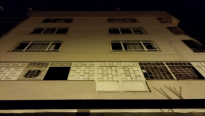 Van Emniyet Müdürlüğü kentte bir apartmanda 115 düzensiz göçmenin yakalandığını açıkladı: 