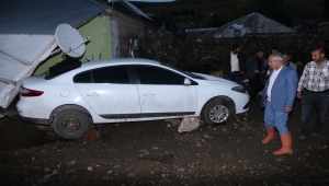 Van'ın 2 ilçesinde sel nedeniyle evleri su bastı, küçükbaş hayvanlar telef oldu