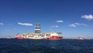 Yavuz Sondaj Gemisi, kule söküm işlemleri için Haydarpaşa Limanı'na yanaştırıldı