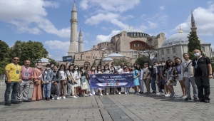 YTB Türk Dünyası Genç Liderler Programı öğrencileri İstanbul'da