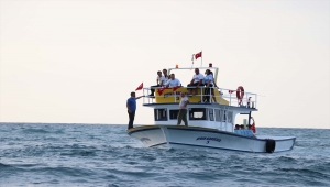 Zonguldak'ta yeni av sezonuna girmeye hazırlanan balıkçılar törenle uğurlandı