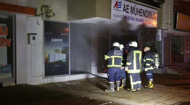Adana'da bir iş yerinde çıkan yangın hasara yol açtı
