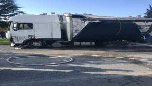 Afyonkarahisar'da zincirleme trafik kazasında 1 kişi öldü, 4 kişi yaralandı