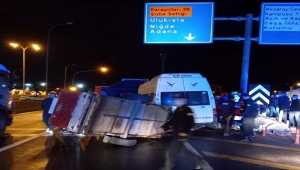 Aksaray'da mevsimlik işçileri taşıyan minibüs tırla çarpıştı, 17 kişi yaralandı