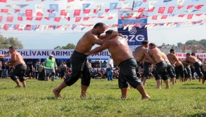 Alaplı Yağlı Güreşleri'nde başpehlivan İsmail Balaban oldu