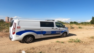 Antalya'da boş arazide erkek cesedi bulundu