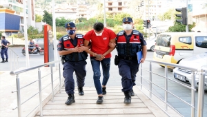 Antalya'da kapkaç suretiyle cep telefonu çaldığı öne sürülen kişi yakalandı