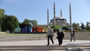 Aşılanmanın yüksek olduğu Trakya'da birçok kişinin maske takmadığı gözleniyor