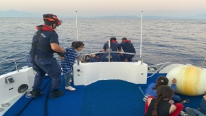 Aydın'da Türk kara sularına itilen 144 düzensiz göçmen kurtarıldı