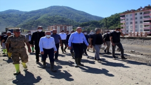 Bakan Soylu selden etkilenen Bozkurt'ta incelemelerini sürdürdü