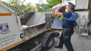 Bodrum'da son kullanma tarihi geçmiş 408 paket hamburger ekmeğine el konuldu