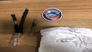 Çalıntı otomobille alışveriş merkezine giden 3 şüpheli polis ekiplerince yakalandı