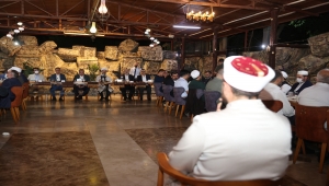 Diyanet İşleri Başkanı Erbaş, Diyarbakır'da kanaat önderleri ve STK temsilcileri ile bir araya geldi