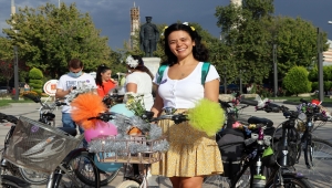 Edirne'de "Süslü Kadınlar Bisiklet Turu" düzenlendi