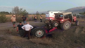 Erzincan'da sulama kanalına devrilen traktörün sürücüsü öldü