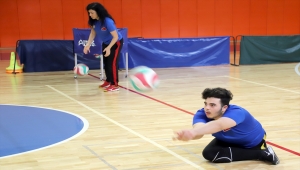 Esed rejiminin saldırısında bacağını kaybeden İbrahim, voleybol ile hayata tutundu