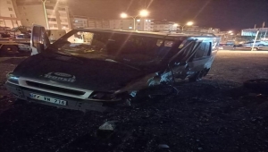 Gaziantep'te minibüsle otomobilin çarpıştığı kazada 4 kişi yaralandı 