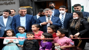 Gelecek Partisi Genel Başkanı Davutoğlu, Kırşehir'de partisinin il başkanlığının açılışını yaptı