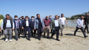 Gençlik ve Spor Bakanı Kasapoğlu, sel felaketinin yaşandığı Ayancık'ı ziyaret etti
