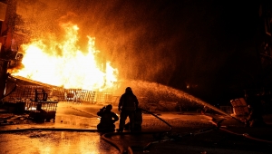 GÜNCELLEME 3 - İkitelli Çevre Sanayi Sitesi'nde yangın çıktı