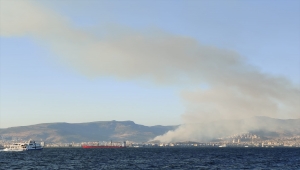GÜNCELLEME - İzmir'in Karşıyaka ilçesinde çıkan orman yangını söndürüldü