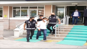 GÜNCELLEME - Kırıkkale'de Motorlu Taşıtlar Sınavı'nda kopya düzeneği hazırlayan 2 kişi yakalandı